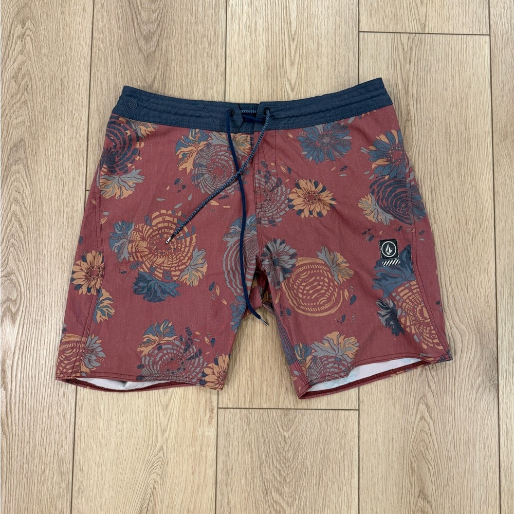 Volcom 4 way stretch Boardshorts 17.5’ length